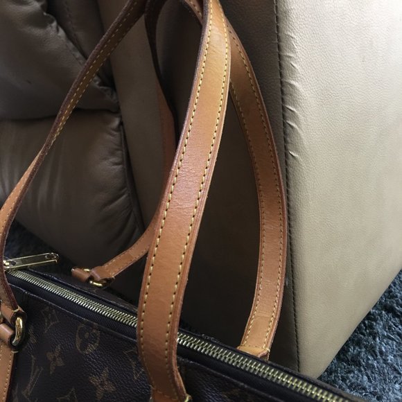 Authentic Louis Vuitton Totally in Monogram - Picture 3 of 12